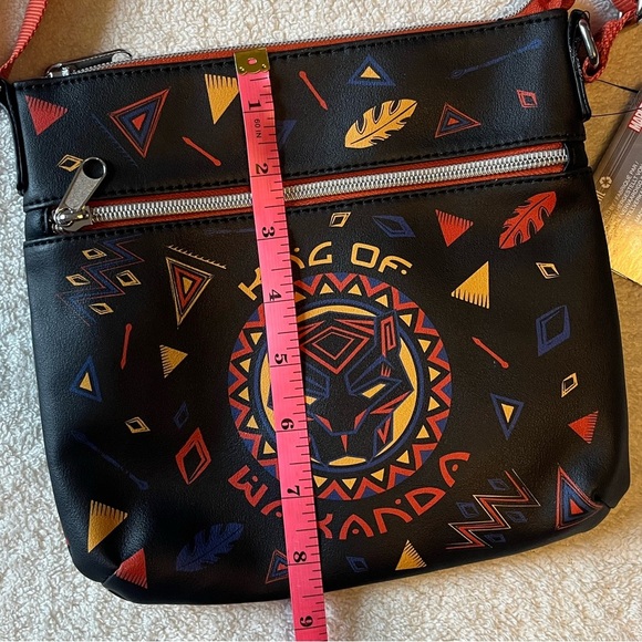Marvel Black Panther Legacy Collection Crossbody Bag, Small NWT - Picture 5 of 6